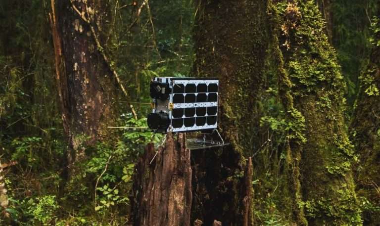 A small satellite for mapping Earth's biodiversity with a high-resolution hyperspectral imager.