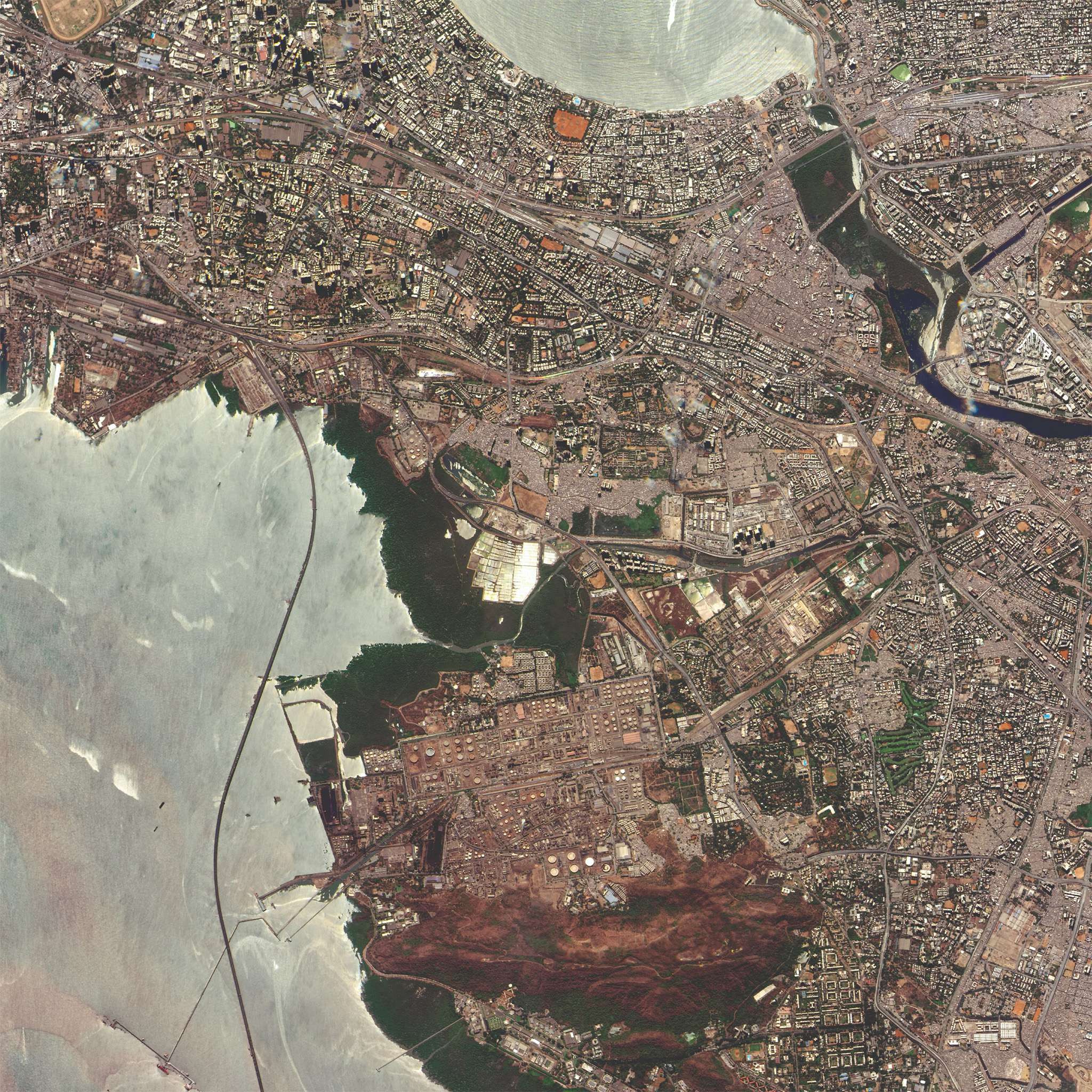 High resolution satellite image of Mumbai captured by Satlantis using a NanoAvionics 16U CubeSat bus.